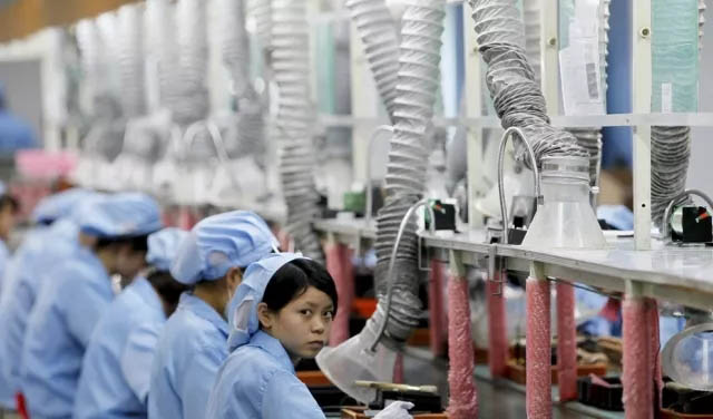 未來幾年，制造業(yè)、服務(wù)業(yè)等勞動密集型產(chǎn)業(yè)的招工將更加困難，勞動力成本也必將日益高漲