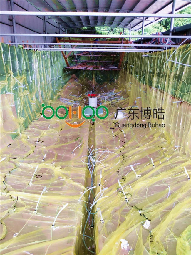 啟動(dòng)真空設(shè)備，抽取體系中空氣，直至真空狀態(tài)