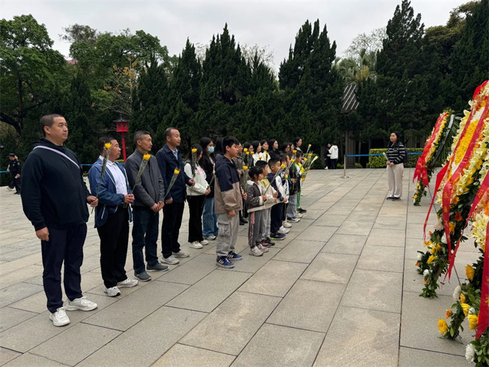 緬懷英烈志，傳承民族魂—黃花崗七十二烈士陵園祭奠活動   -3