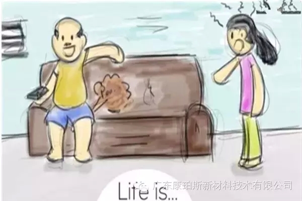 人生就是。。。 妻子已經(jīng)發(fā)火，你卻肆無忌憚地放屁“排毒氣”